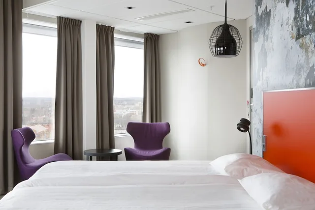 غرفة ديلوكس بسريرين منفصلين مع أريكة، Comfort Hotel Winn 2/3