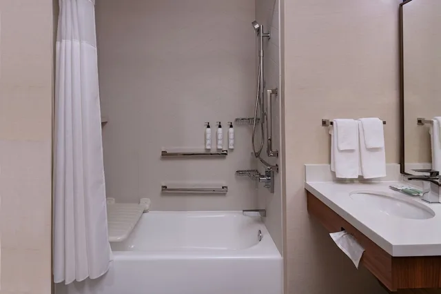 غرفة بسريرين كوين، Fairfield by Marriott Inn & Suites Kansas City Airport 5/7