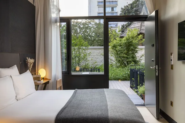Petite, Queen Bed، Quinzerie Hotel 2/10