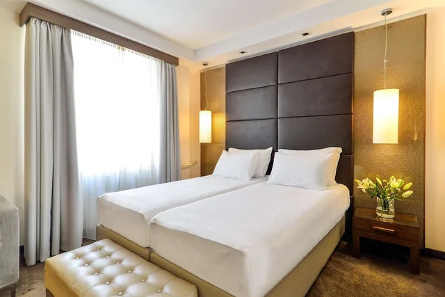 غرفة قياسية بسرير كوين، Belgrade Art Hotel 1/4