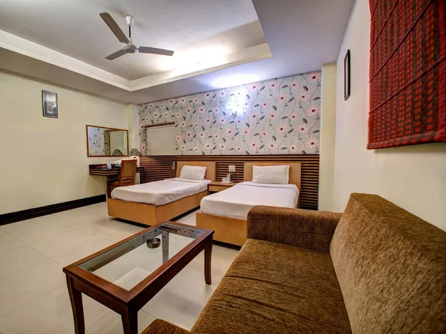 غرفة بسريرين منفصلين، P.R RESIDENCY HOTEL 2/2