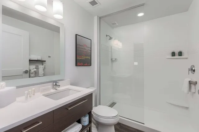 جناح بسرير كوين بغرفة نوم واحدة مع أريكة، TownePlace Suites by Marriott Owensboro 2/3