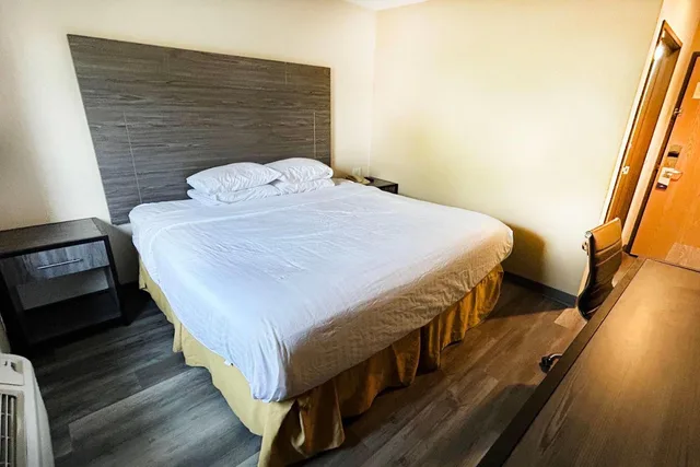 جناح بسرير كوين لذوي الإعاقة، Travelodge by Wyndham Arlington/Dallas Area 6/8