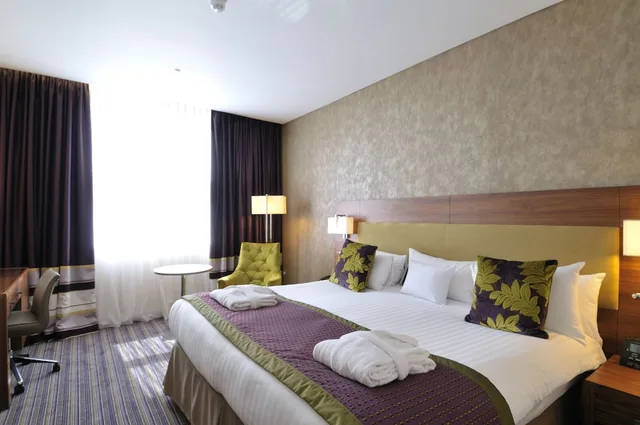 Deluxe, King Bed, Accessible, DoubleTree by Hilton London West End 4/5