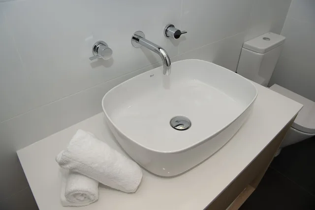 شقة بسرير كينج وسريرين منفصلين بإطلالة على البحر بغرفتي نوم، Oaks R Suites Geelong 7/7