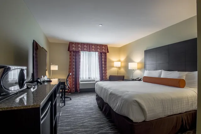 غرفة ديلوكس بسرير كينج، Cobblestone Inn & Suites - St. Mary S 1/8