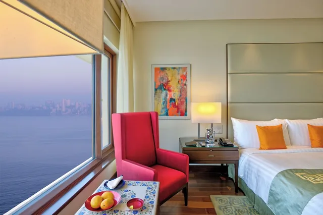 Suite, King Bed, Ocean View, The Oberoi Mumbai 3/10