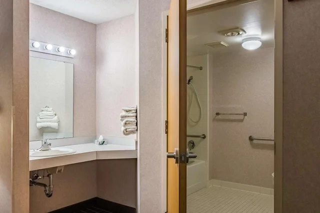 1 King Bed - Accessible, Nsmk, Micfridge، Motel6 Grand Rapids, MI - Northeast 10/10