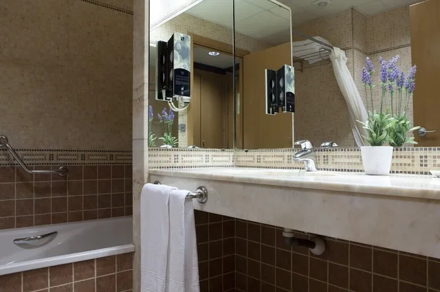 Room, Triple, Single, 3 Beds، Sb Express Tarragona Hotel 9/9