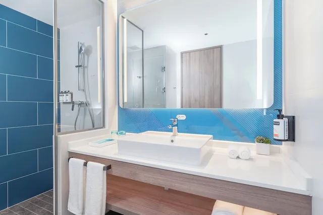 غرفة قياسية بسريرين منفصلين، Holiday Inn Express Guangzhou Panyu Dashi 2/2