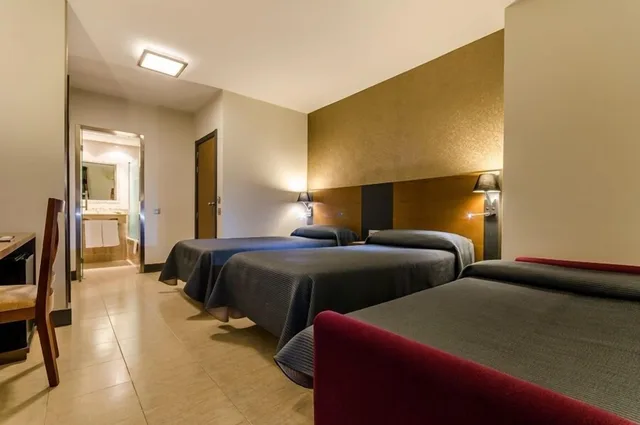 Room, Triple, Regio I 5/8