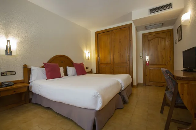 غرفة بسريرين منفصلين، Hotel Sant Gothard 3/8