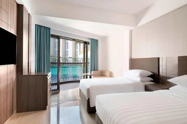 غرفة بسريرين منفصلين بإطلالة على المسبح، Fairfield By Marriott Belitung 1/6
