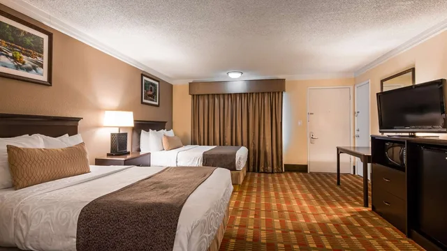 غرفة بسريرين مزدوجين، Best Western Garden Villa Inn 2/3