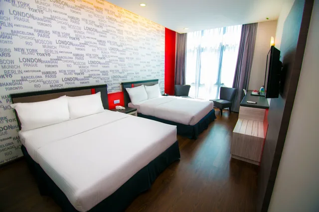 غرفة ديلوكس عائلية بسريرين كوين، Indra Hotel - Boutique Suites 1/3