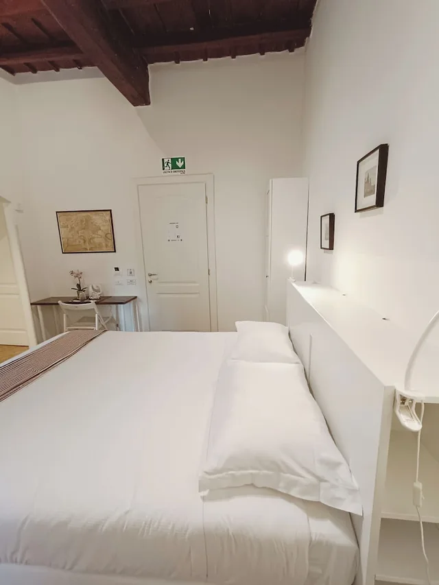 جناح بسرير كوين وسرير مزدوج، Piccolo Trevi Suites 2/5