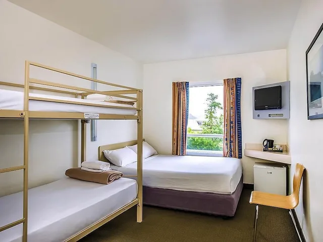 غرفة بسرير بطابقين وسرير كوين، Ibis Budget Coffs Harbour 15/20
