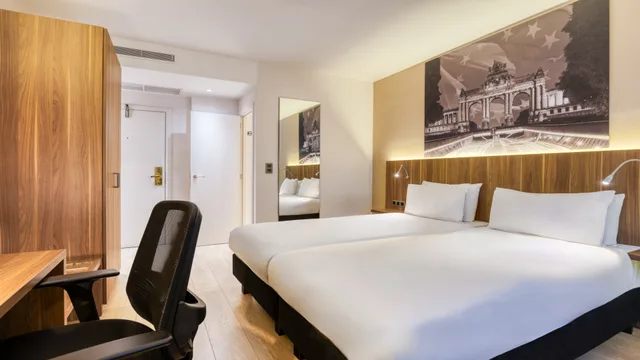 غرفة بسريرين منفصلين، HOLIDAY INN BRUSSELS SCHUMAN 3/5