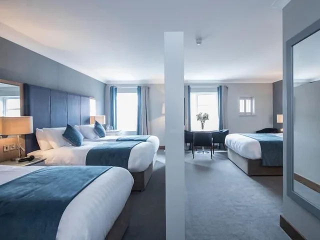 Superior, Family, 1 Double and 3 Single Beds، Riverside Park Hotel And Leisure Club 2/4