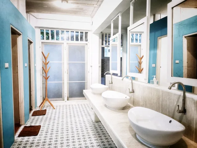 سكن مشترك مختلط، Glur Hostel 4/10
