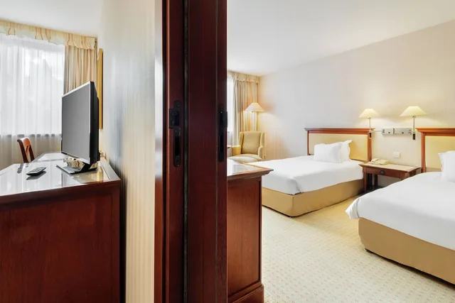 غرفة عائلية بسرير كينج، Occidental Paris Levallois 2/4