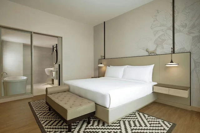 1 Bedroom, King Bed, Courtyard by Marriott Bangkok Suvarnabhumi Airport 3/9