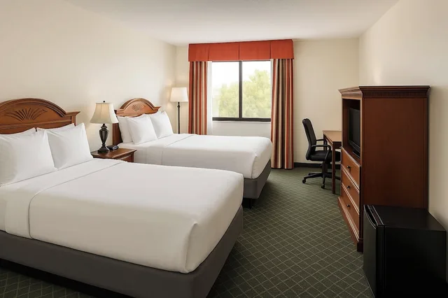 غرفة قياسية بسرير كوين، Holiday Inn Port St. Lucie 2/4