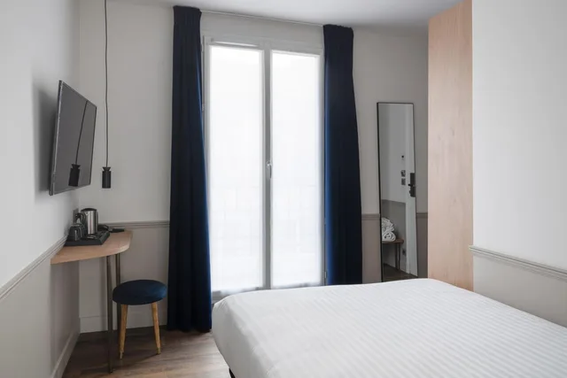 غرفة سوبيريور بسرير مزدوج بشرفة، Hotel 31 - Paris Tour Eiffel 1/3
