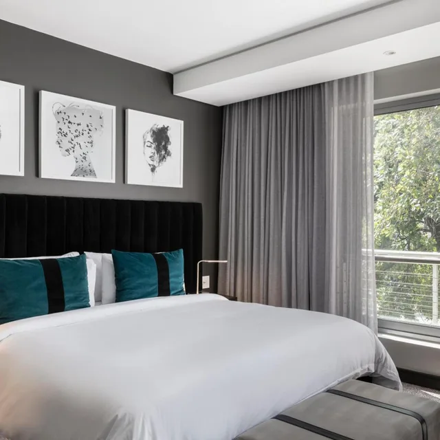 Standard, King Bed, The Capital Empire 2/10
