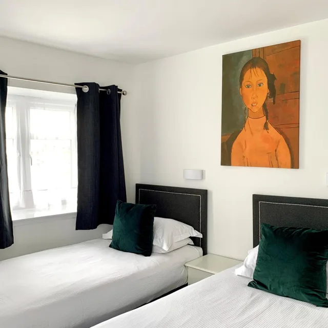 غرفة بسريرين منفصلين بمطبخ صغير، Sarum Hotel 3/10