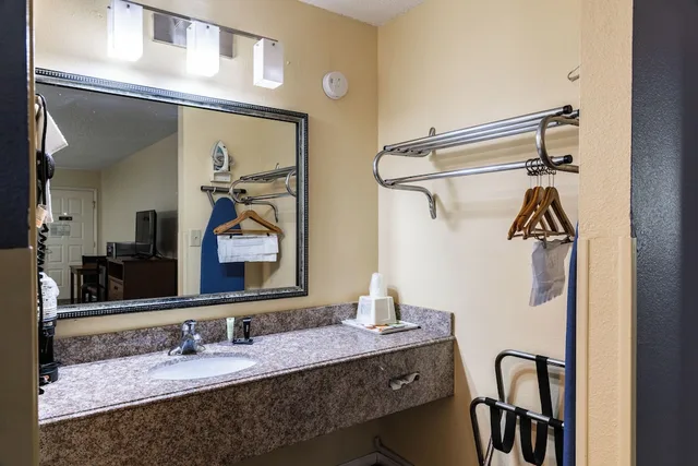 غرفة قياسية بسرير كينج، Hotel Boerne 8/8