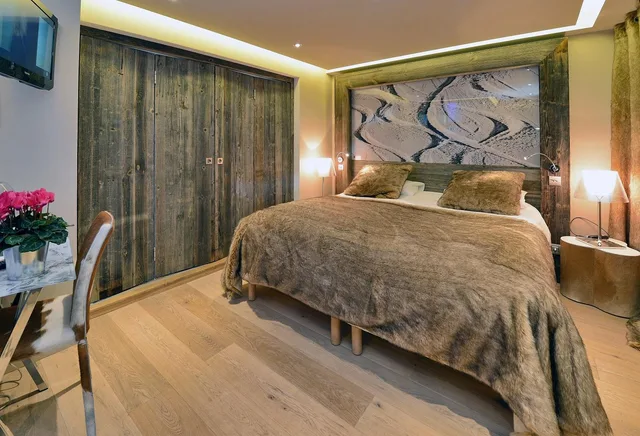 غرفة سوبيريور بسرير مزدوج بإطلالة على الجبل بمنطقة جلوس، Hôtel Tsanteleina 2/8