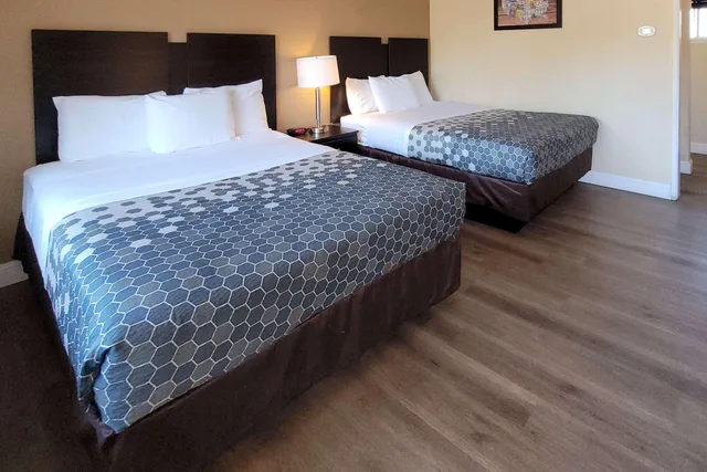غرفة بسريرين مزدوجين للمدخنين، Econo Lodge Sacramento Convention Center 4/6
