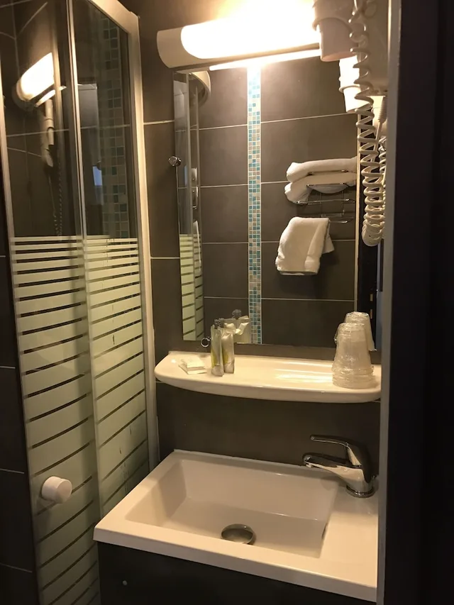 غرفة بسريرين منفصلين، Hotel Tipi Paris 2/2