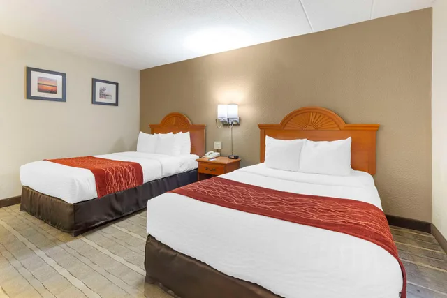 غرفة بسرير مزدوج، Comfort Inn University Center Fairfax VA 2/6