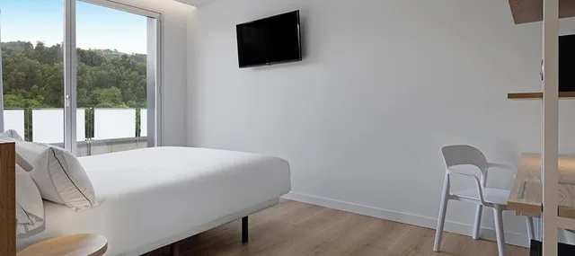 Double Room Single Use، B&B HOTEL Castro Urdiales 1/3