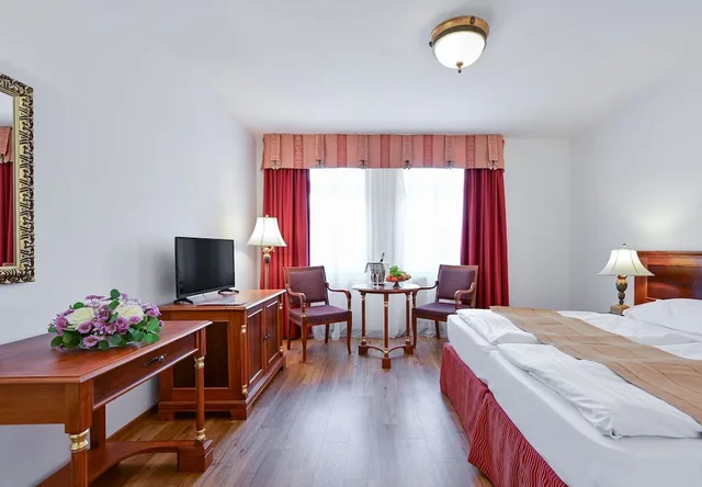 غرفة ديلوكس بسريرين منفصلين، HOTEL CONTINENTAL 1/5