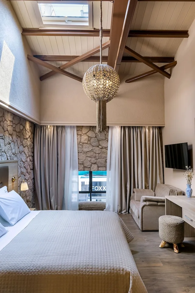 جناح بسرير كوين مع أريكة، Athens Manor Houses 6/10