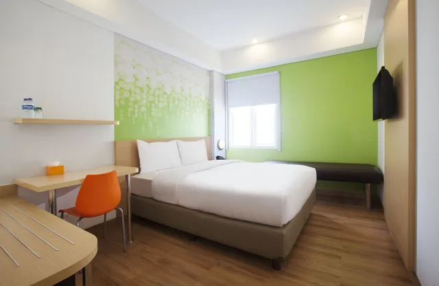 Zest, Queen Bed، Indie Styles Hotel Malioboro 1/4