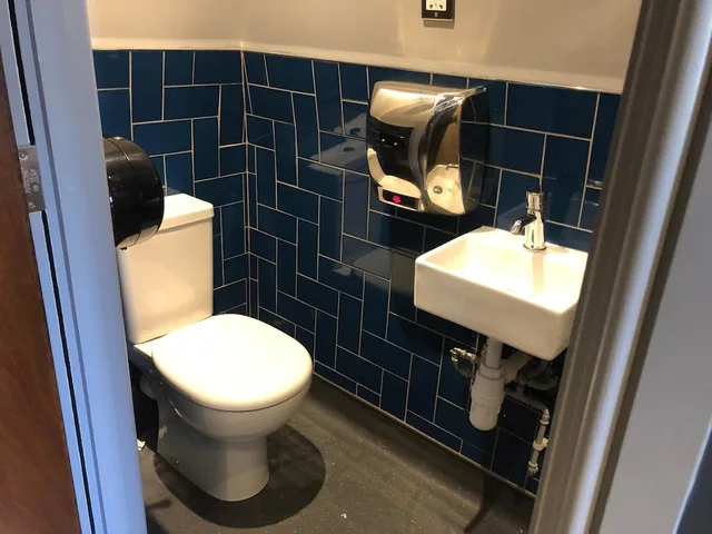 Private, Mixed Dorm, Shared Bathroom، Publove the Steam Engine Hostel 2/3