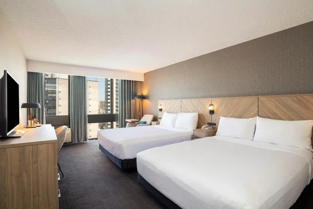 Premium, 2 Queen Beds, Stadium or City View, High Floor، Sandman Hotel Montreal-Longueuil 1/1