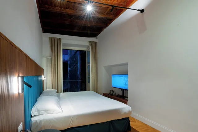 Royal, Twin Beds, Annex, Albergo Abruzzi 2/4