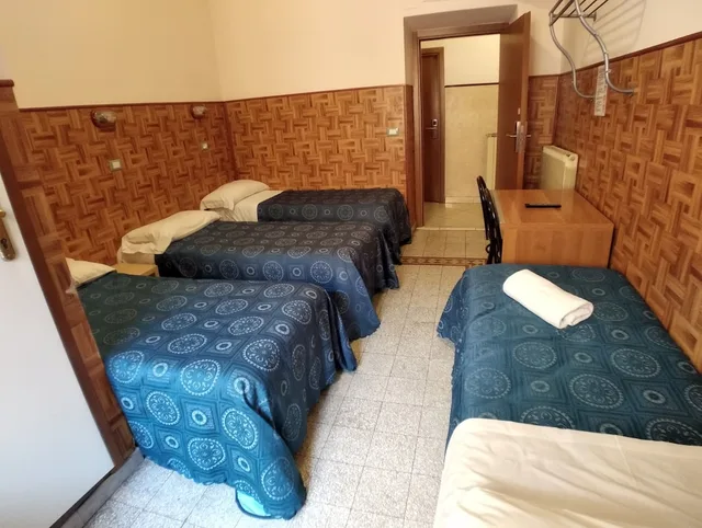 غرفة أساسية بسرير مزدوج بحمام خاص، Hotel Cressy 3/7
