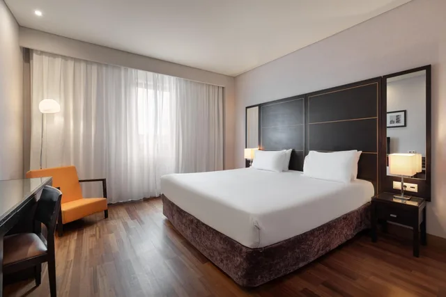 Standard, Queen Bed, Eurostars Das Artes 2/10