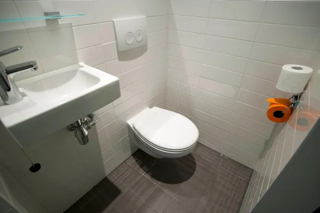 غرفة عائلية، easyHotel Rotterdam City Centre 2/3