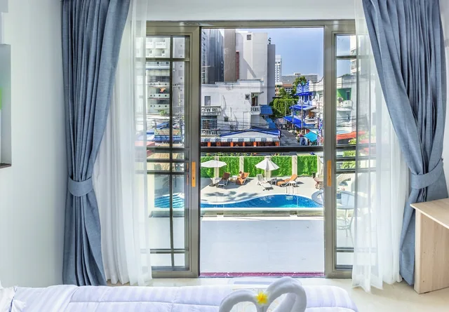 Superior, Queen Bed, Pool View, Mermaid S Beach Resort Jomtien 8/10