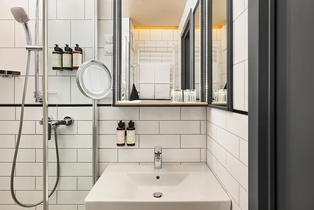غرفة بريميوم بسريرين منفصلين مع أريكة، D8 Hotel 6/6
