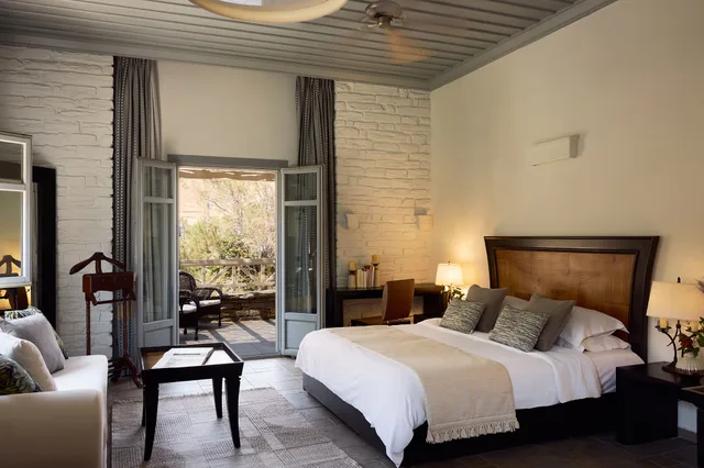 جناح جونيور، Porto Kea Suites 1/7