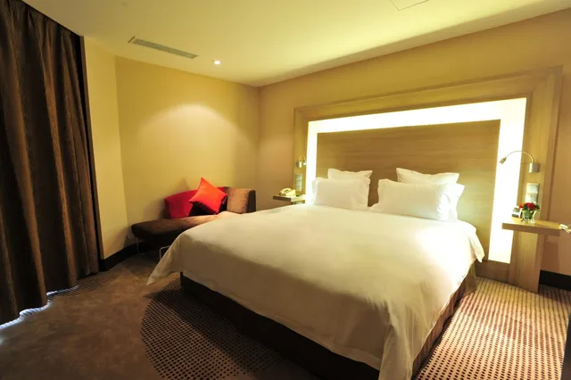 جناح سوبيريور بسرير كينج وسرير كوين، Novotel Shenzhen Watergate 4/10