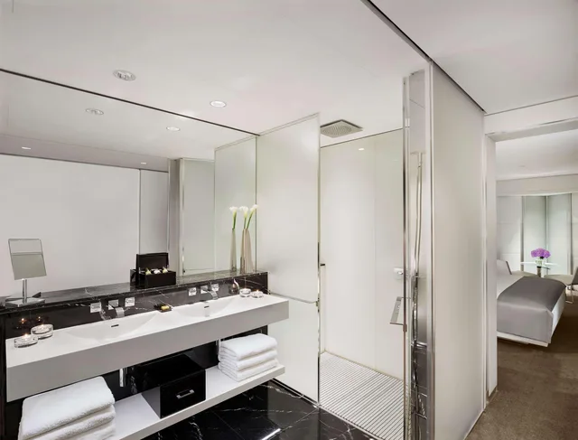Always ME, Me London Hotel 4/10